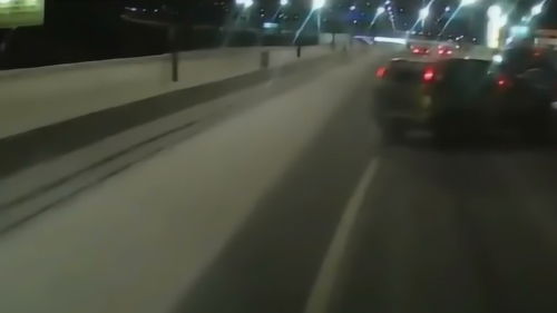 道路驚魂 機動車側滑碰撞的瞬間與思考